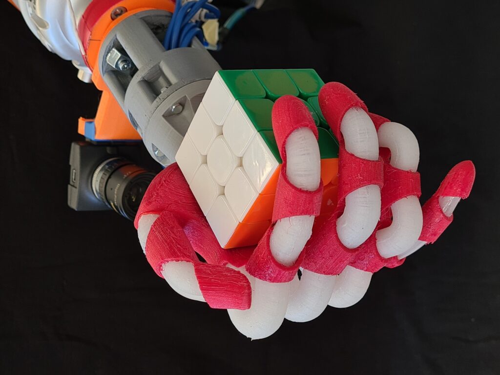 Scientists create soft and scalable robotic hand based on multiple materials