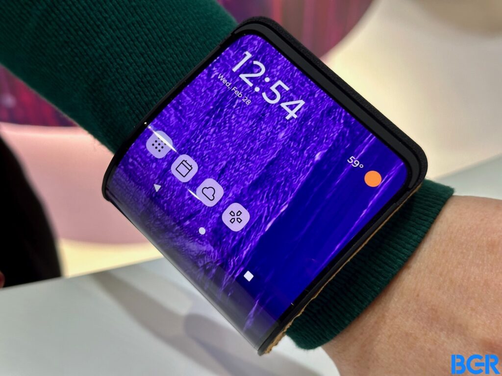 Motorola wrist smartphone concept: Hands-on at MWC 2024