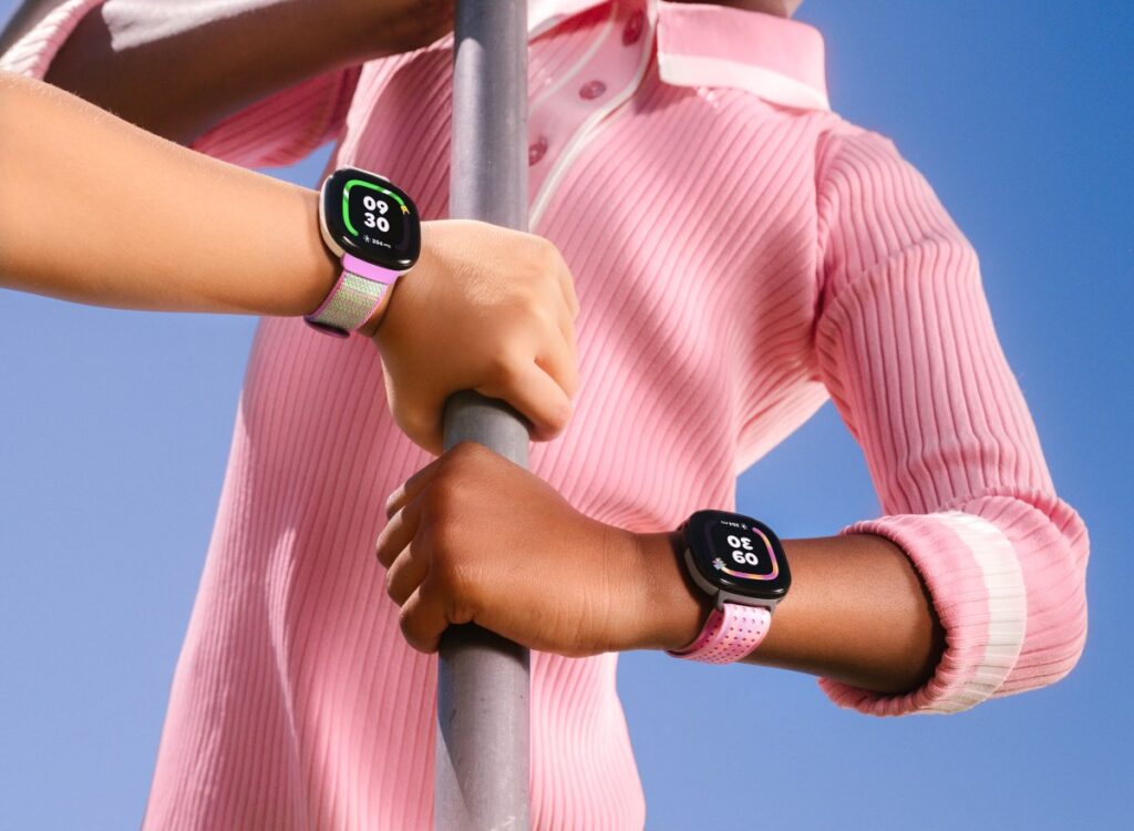 Fitbit Ace LTE Moovin and Glitterbomb Skate