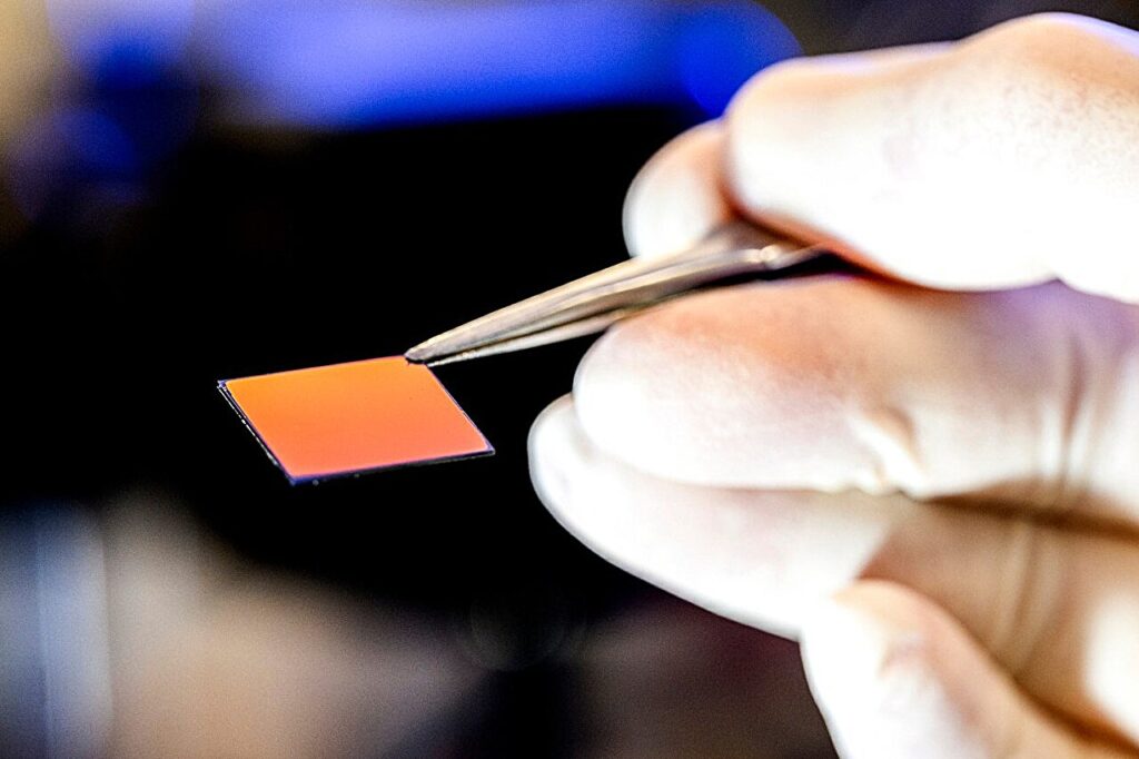 Researchers innovate optical microchips with applications for sensing and communications