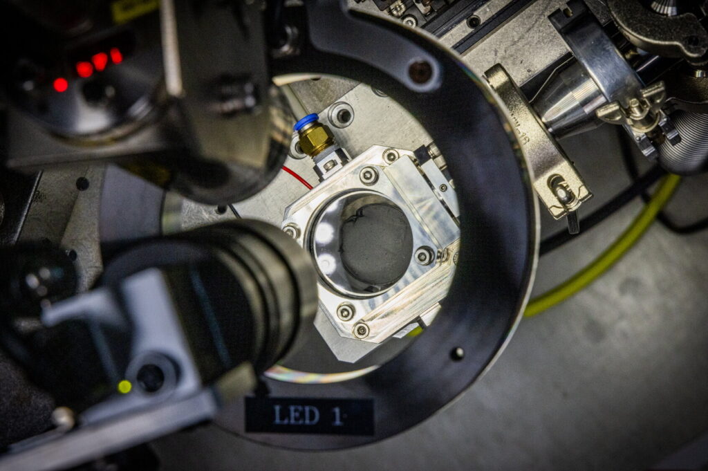 A quick and easy way to produce anode materials for sodium-ion batteries using microwaves