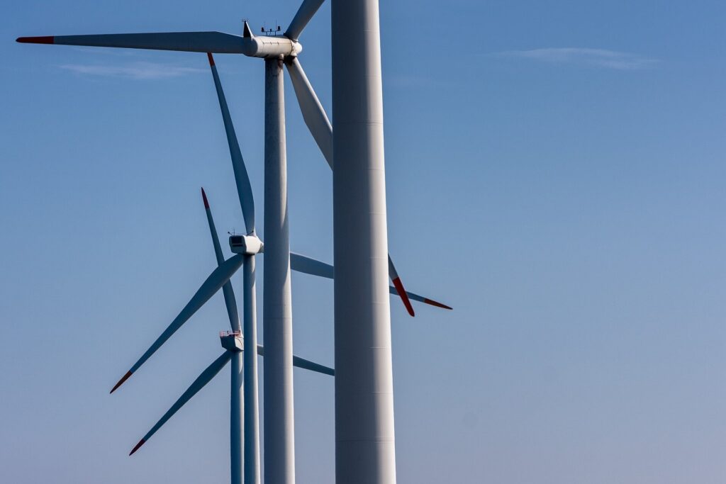 System delivers early prediction of wind turbine failure