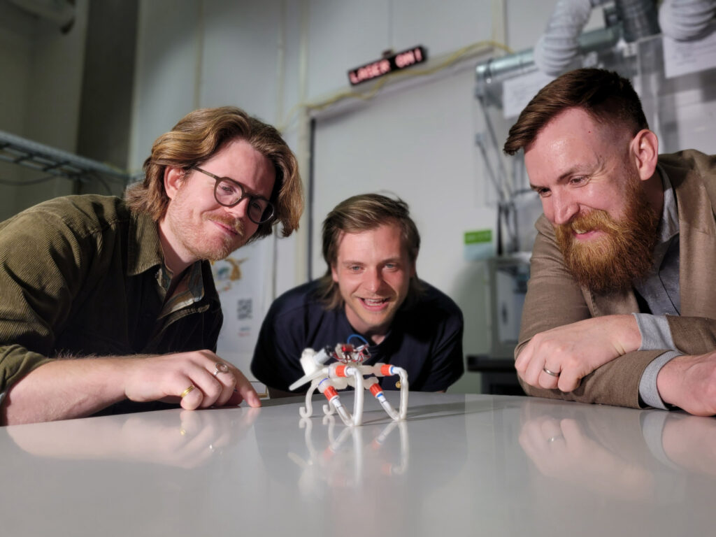 This soft robot 'thinks' with its legs