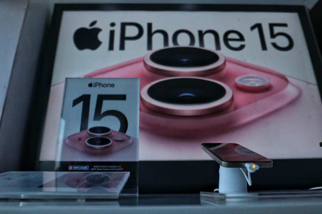 Trump tells Apple's CEO to stop expanding iPhone production in India