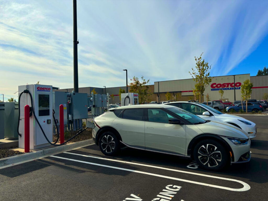 Seattle’s Electric Era lands $4.3M in U.S. grants to install freeway chargers EV charging startup Electric Era raising fresh cash amid industry headwinds – GeekWire