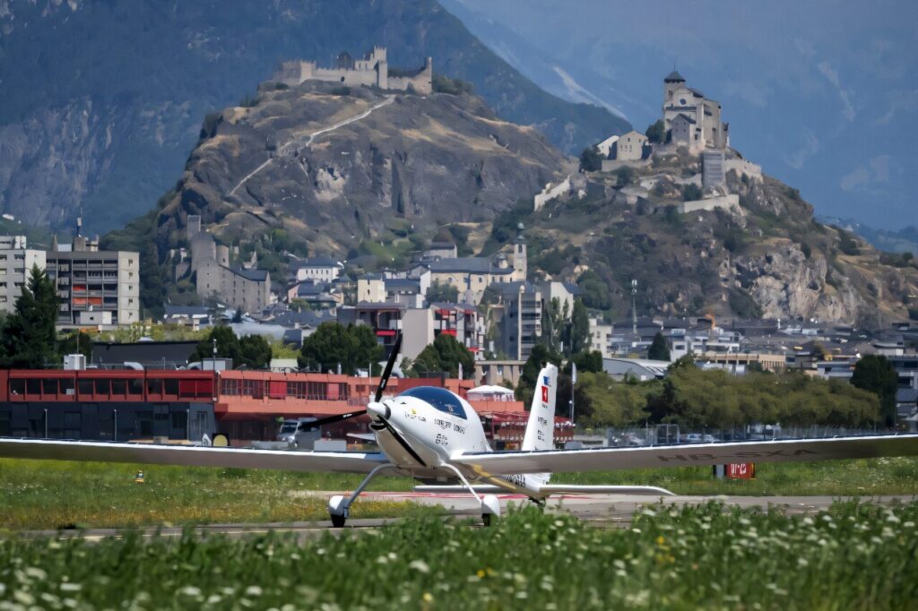 Swiss pilot takes big step closer to solar plane altitude record