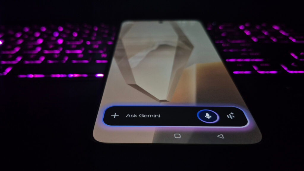 Future Gemini Updates Could Help The AI Decide When To Look At Your Phone Screen Future Gemini Updates Could Help The AI Decide When To Look At Your Phone Screen
