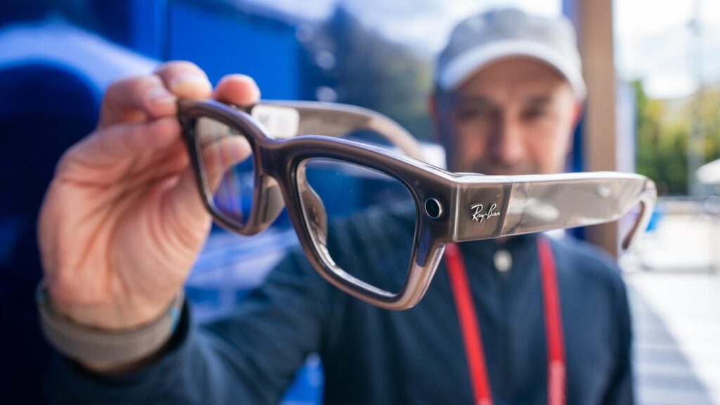 I tried the Meta Ray-Ban Display glasses, and they got me excited for the post-smartphone era I tried the Meta Ray-Ban Display glasses, and they got me excited for the post-smartphone era