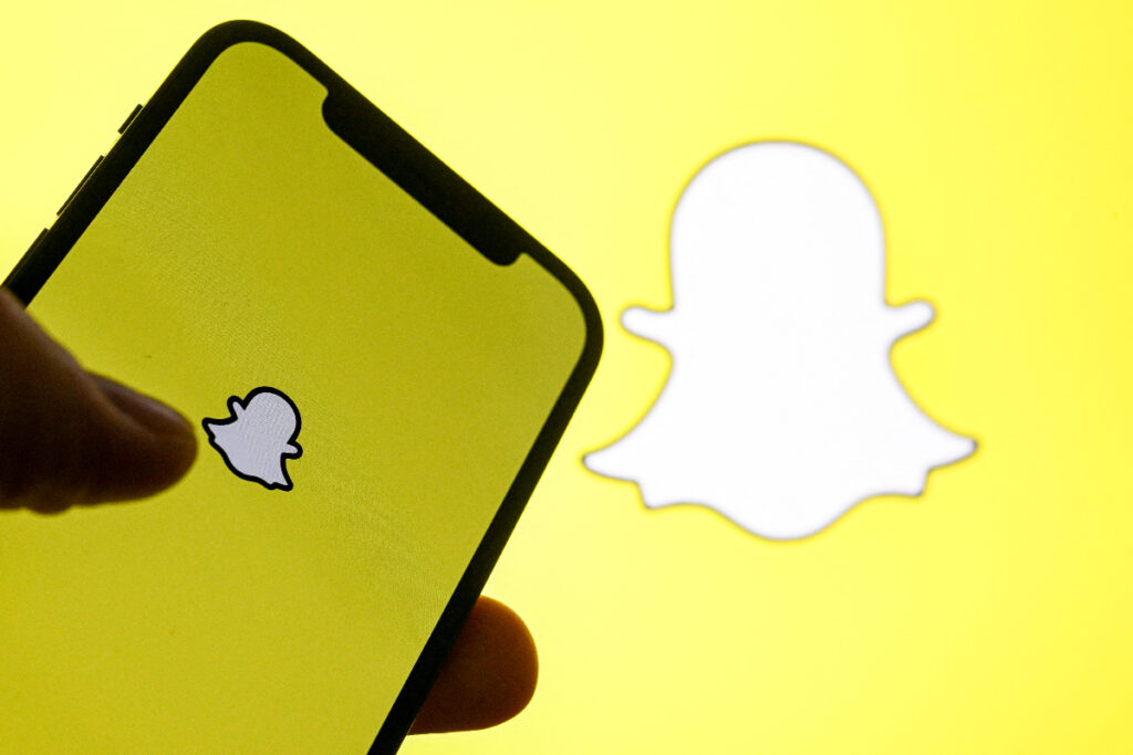 Snap unveils Snap OS 2.0 with native browser, WebXR support, and more