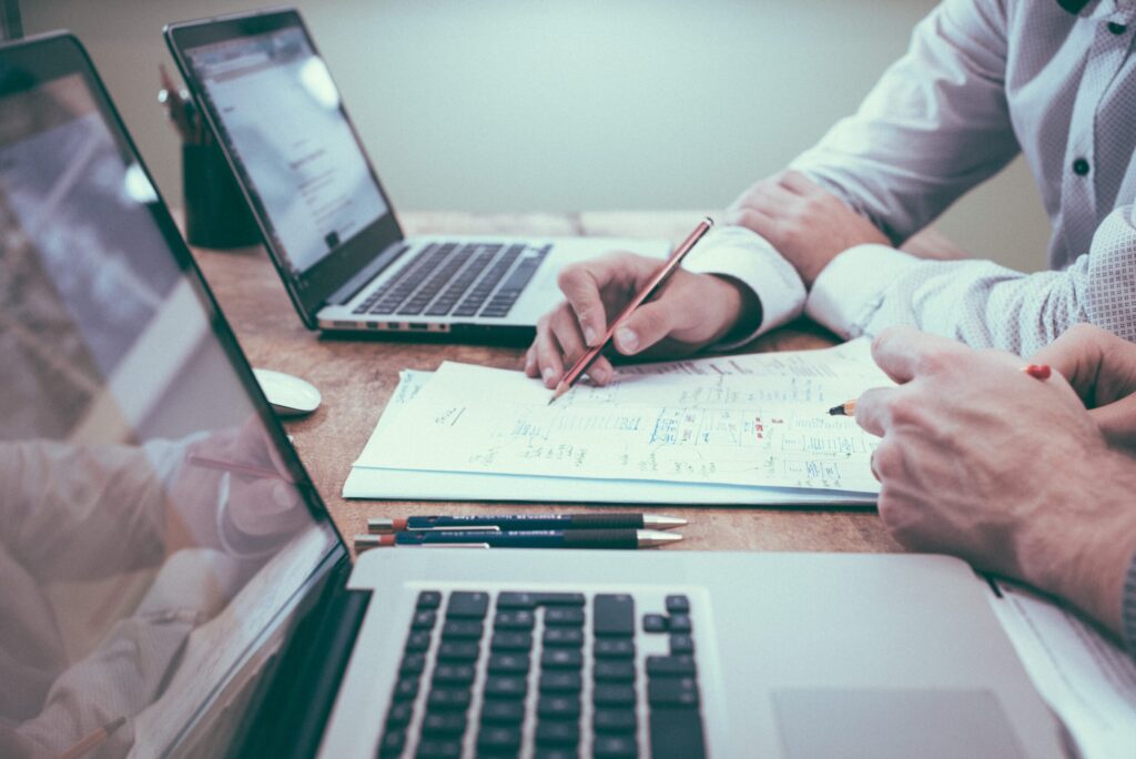 Advice for open source entrepreneurs: pick your market, serve paying customers