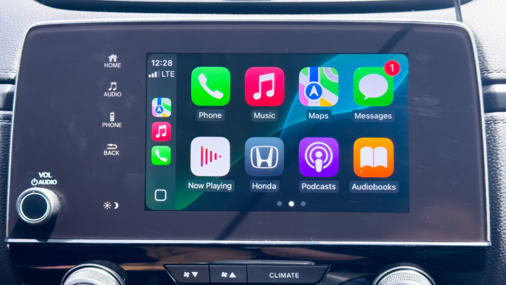 Does Apple CarPlay Use Bluetooth Or Wi-Fi To Connect? Does Apple CarPlay Use Bluetooth Or Wi-Fi To Connect?