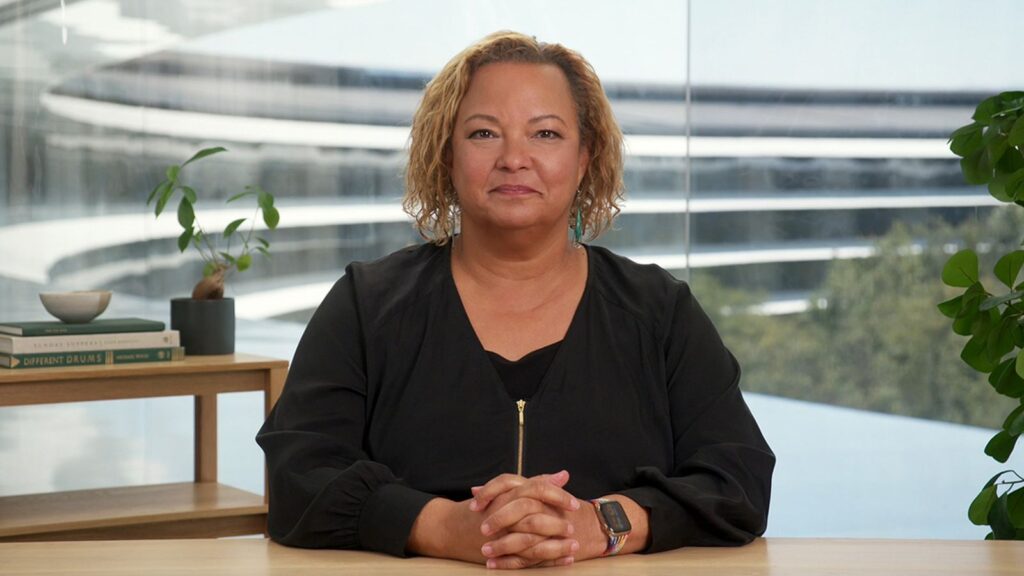 Apple's Environmental Chief Lisa Jackson Retiring After 13 Years