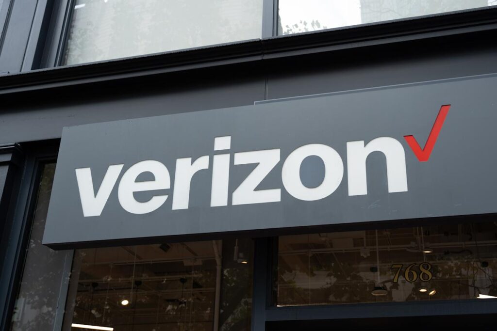 Verizon says its service is back after a 10-hour outage