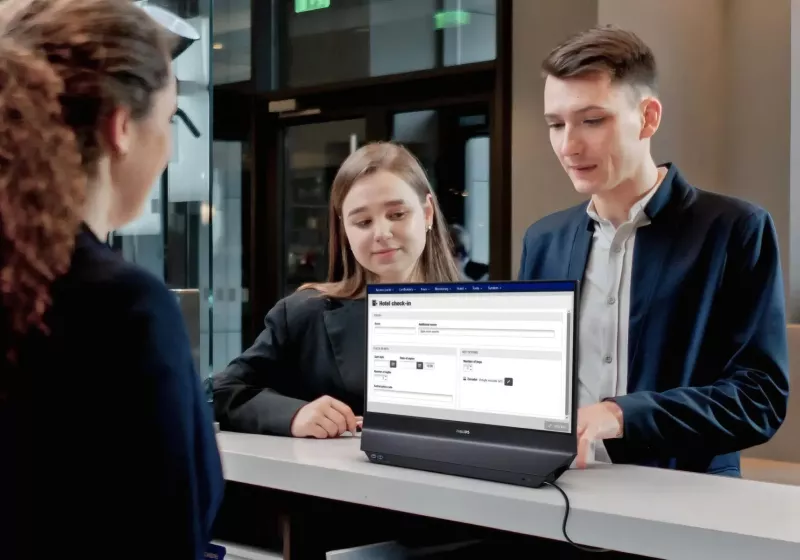 Philips made a monitor with screens on both sides, and it's actually kind of brilliant Philips made a monitor with screens on both sides, and it's actually kind of brilliant