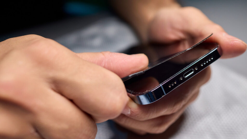 Don't Buy A Screen Protector For Your Phone Without This One Feature