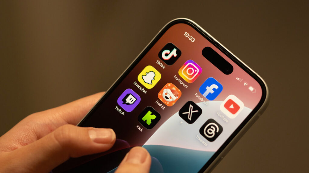 What Does TFW Mean On Your iPhone’s Status Bar? What Does TFW Mean On Your iPhone's Status Bar?