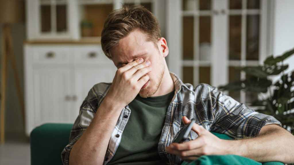 5 Phone Screen Settings You Should Change To Keep Your Eyes Healthy