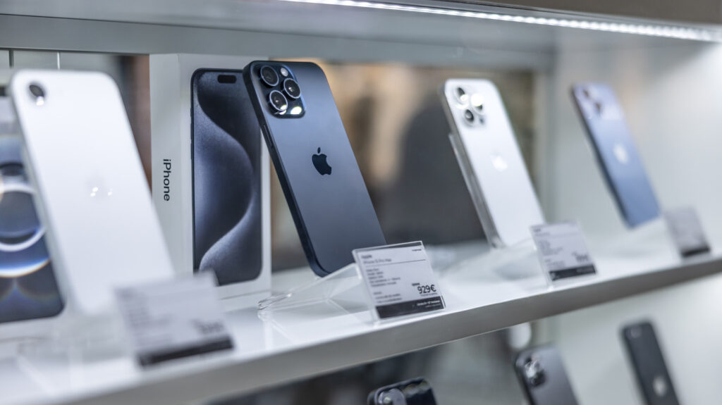 Your Old iPhone Is Now Worth Up To 30% More If You Sell It Back To Apple Your Old iPhone Is Now Worth Up To 30% More If You Sell It Back To Apple