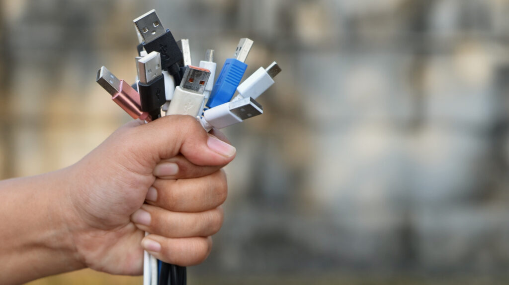 Here's What You Can Use Instead Of A Docking Station