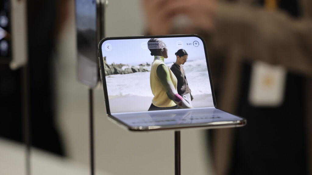 iPhone Duo Owners Might Be Making A Huge (And Avoidable) Mistake