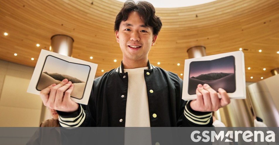 iPhone Duo is now shipping iPhone Duo is now shipping